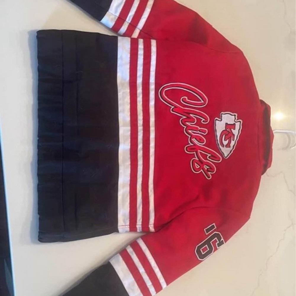 Large chiefs jacket - Picture 2 of 3